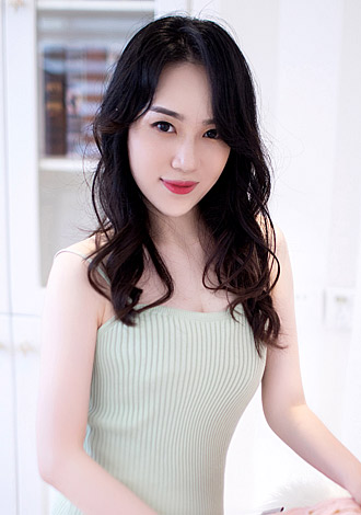 Date the member of your dreams: China member yi ying from Shanghai
