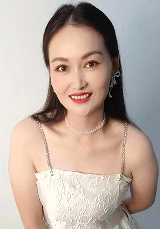 Date the member of your dreams: young Asian profile Jingjing from Shangqiu