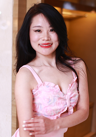 Date the member of your dreams: Asian member Nini from Yulin