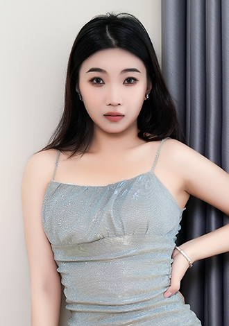 Most gorgeous profiles: attractive Asian member Yijia from Changsha